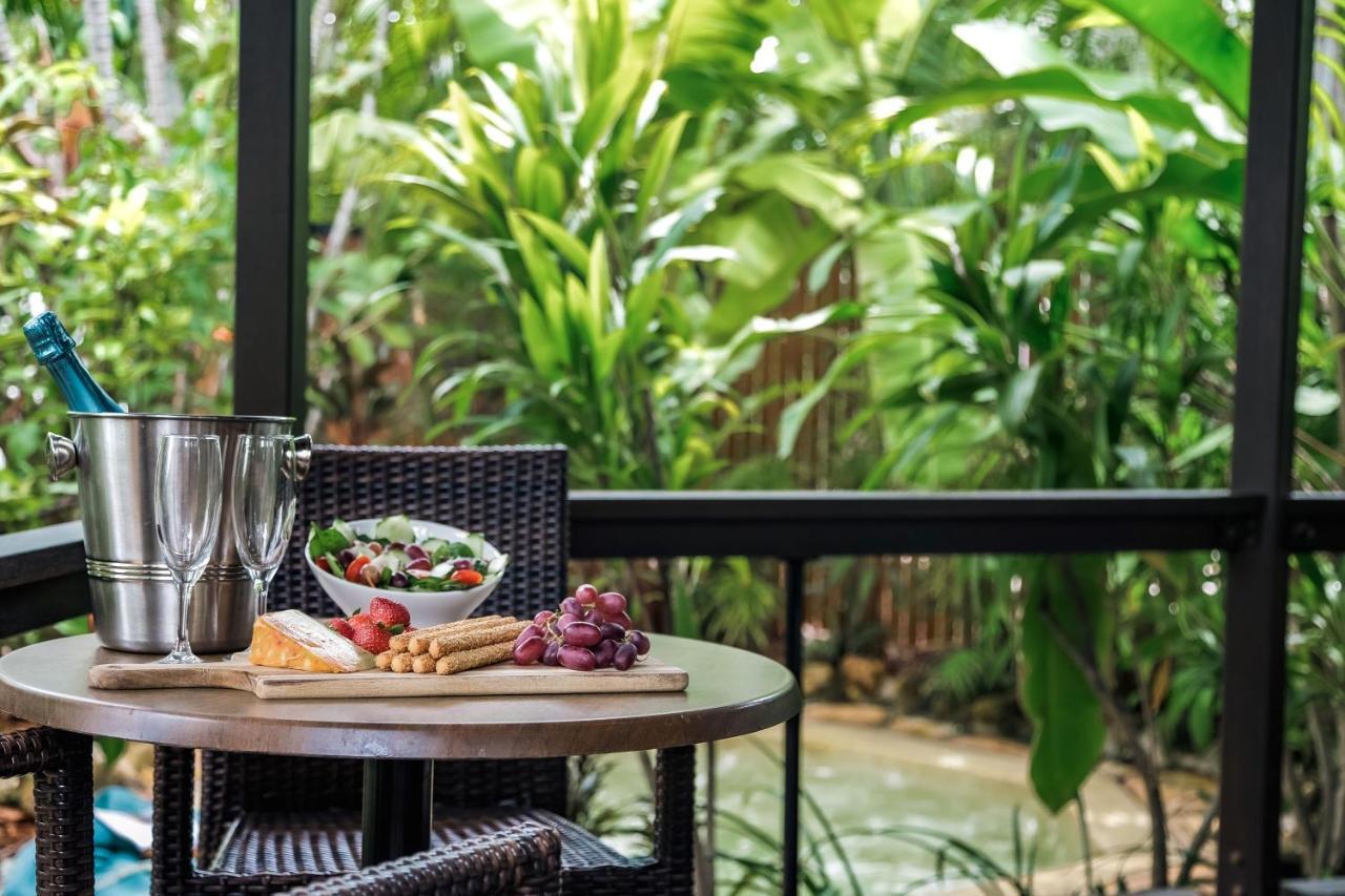 Palms Villa met Dompelbad Buiten